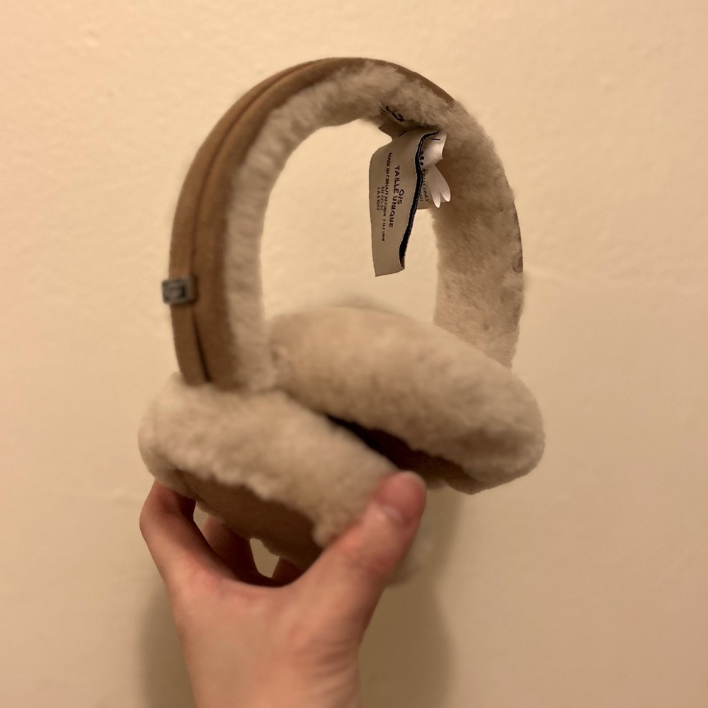 UGG cream/fur ear warmer
